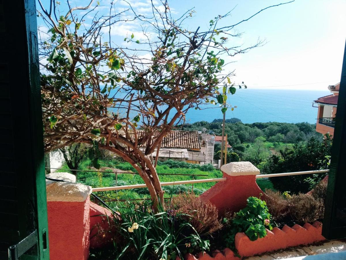 Traditional Panoramic Sea View House Lákones エクステリア 写真